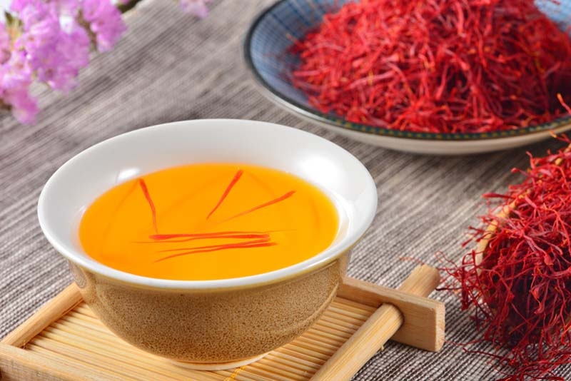Cách pha nhụy hoa nghệ tây? Hướng dẫn cách pha Saffron đúng chuẩn – tốt nhất cho sức khỏe